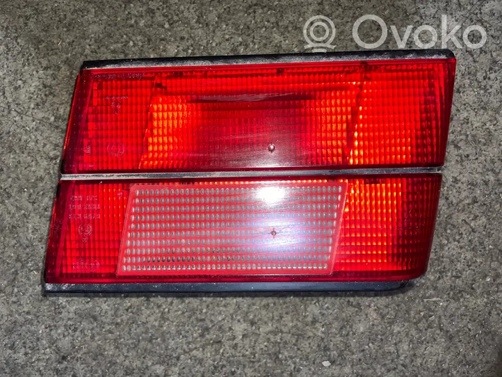 BMW 5 E34 Lampy tylnej klapy bagażnika 1384012