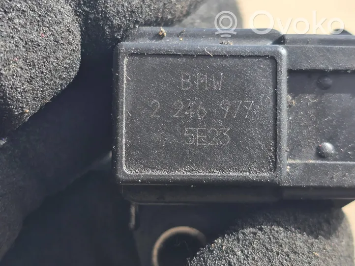 BMW 5 E39 Air pressure sensor 2246977