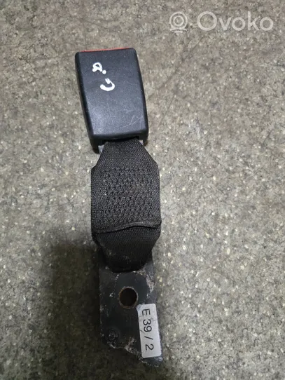 BMW 5 E39 Boucle de ceinture de sécurité arrière 8222821