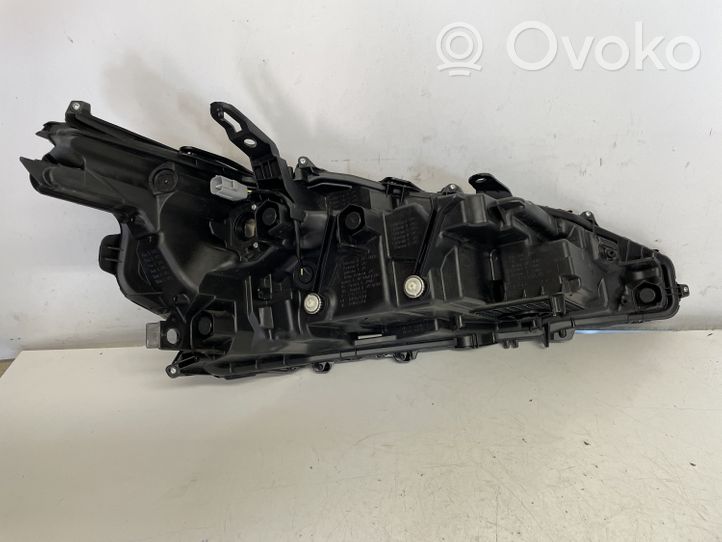 Lexus ES 300h Lampa przednia 8118533G10