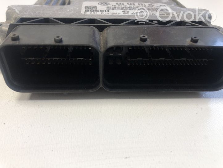 Volkswagen Touran I Sterownik / Moduł ECU 03G906021ML