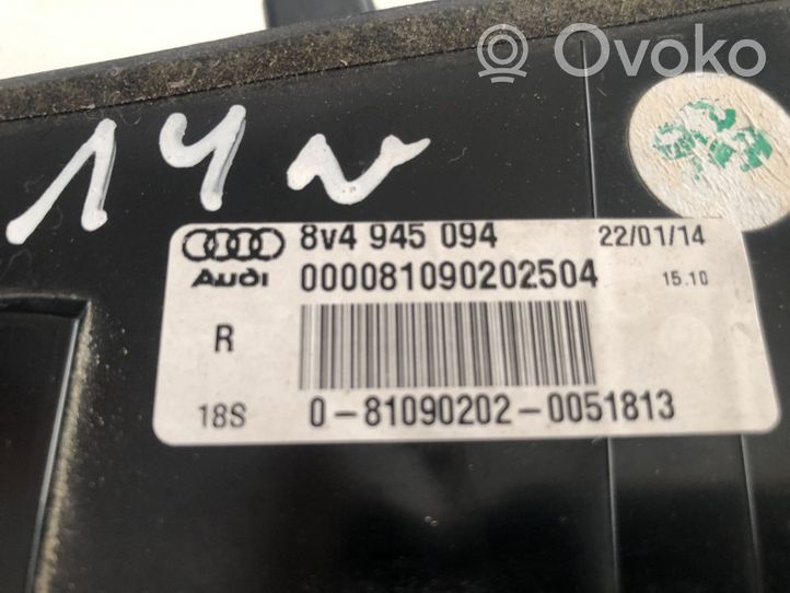 Audi A3 S3 8V Lampy tylnej klapy bagażnika 8V4945094