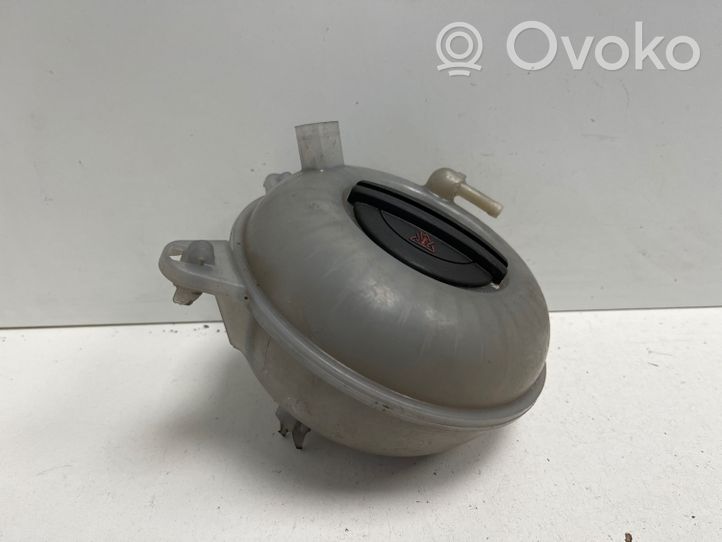 Volkswagen PASSAT B8 Vase d'expansion / réservoir de liquide de refroidissement 5Q0121407G