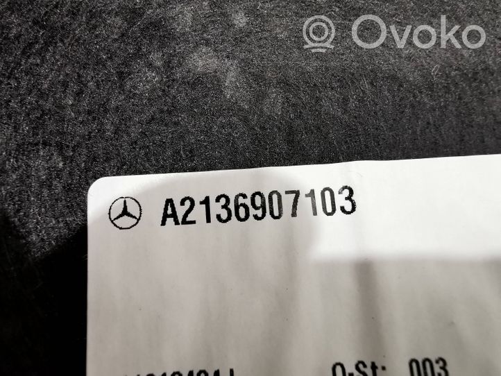 Mercedes-Benz E W213 Apatinis, bagažinės šono, apdailos skydas A2136907103