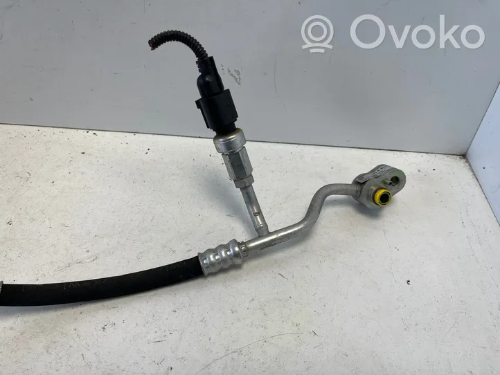 Volkswagen Touareg I Gaisa kondicioniera caurulīte (-es) / šļūtene (-es) 7L6820741F