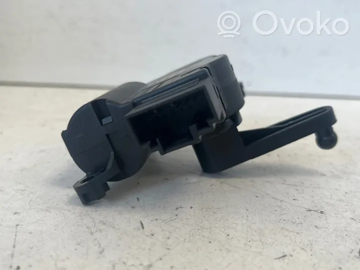 Volkswagen Touareg I Moteur / actionneur de volet de climatisation 52411483R04