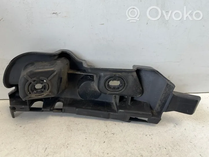 Skoda Superb B8 (3V) Soporte de montaje del parachoques trasero 3V9807394A