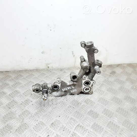 Toyota Avensis T270 Boîtier de thermostat / thermostat 