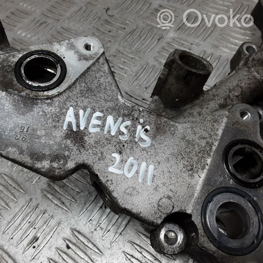 Toyota Avensis T270 Boîtier de thermostat / thermostat 