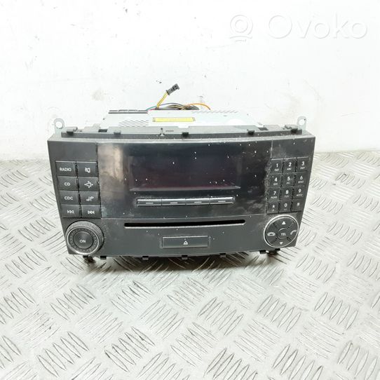 Mercedes-Benz CLK A209 C209 Radio/CD/DVD/GPS-pääyksikkö A2098700489