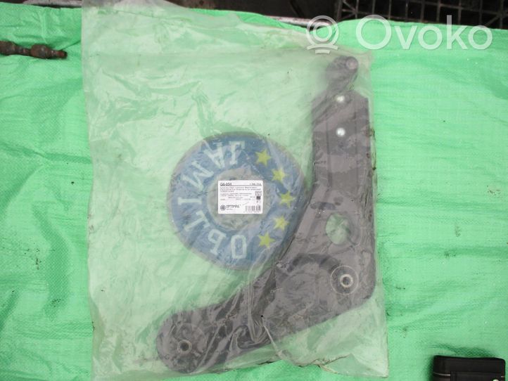 Ford Escort Braccio di controllo sospensione anteriore inferiore/braccio oscillante G6054