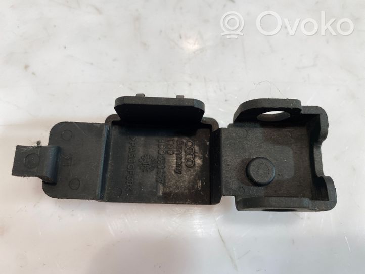 Volkswagen PASSAT B5.5 Staffa di montaggio del radiatore 8D0260427