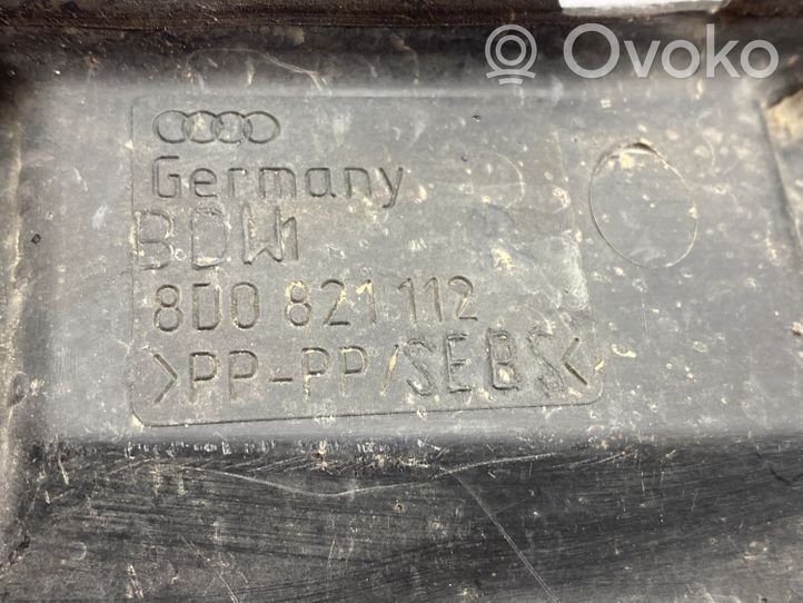 Audi A4 S4 B5 8D Rivestimento dell’estremità del parafango 8D0821112