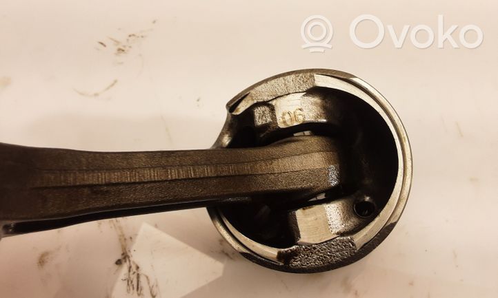 Volkswagen Tiguan Piston with connecting rod 