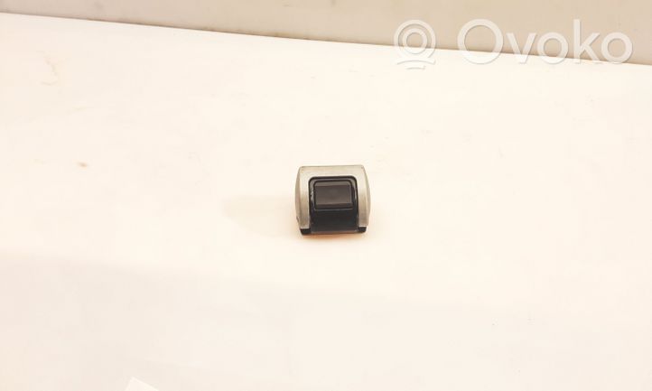 Audi A6 S6 C6 4F Fissaggio gancio/anello 4F9863539