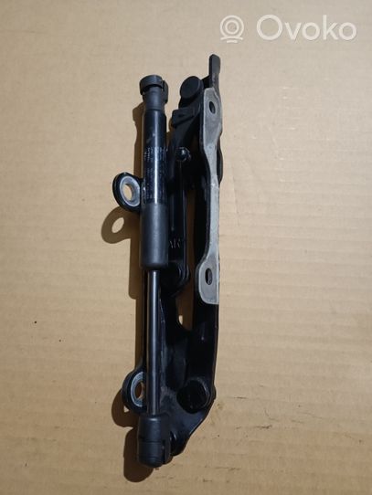 Toyota GT 86 Tailgate/trunk/boot hinge 57522CA010