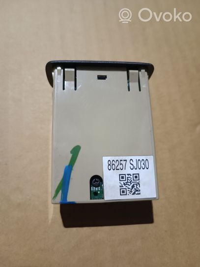 Subaru Ascent Connecteur/prise USB 86257SJ030