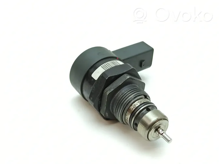 Mercedes-Benz E W211 Regolatore di pressione del carburante A6110780449