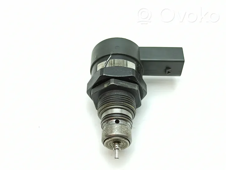 Mercedes-Benz E W211 Regolatore di pressione del carburante A6110780449