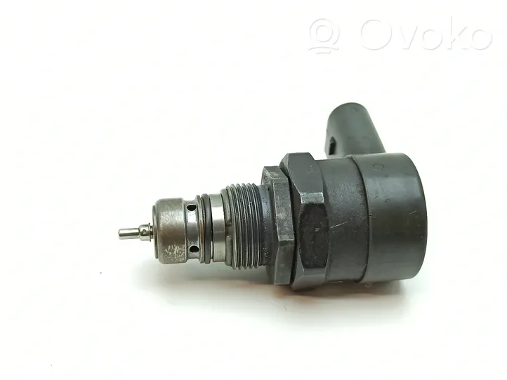 Mercedes-Benz E W211 Regolatore di pressione del carburante A6110780449