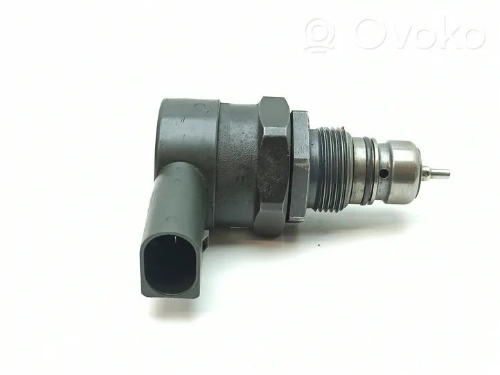 Mercedes-Benz E W211 Regolatore di pressione del carburante A6110780449