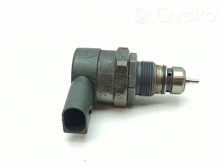 Mercedes-Benz E W211 Regolatore di pressione del carburante A6110780449