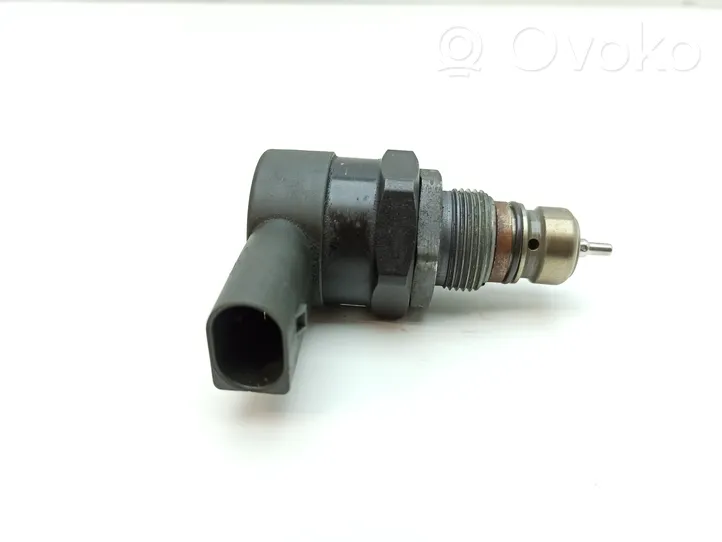 Mercedes-Benz E W211 Regolatore di pressione del carburante A6110780449