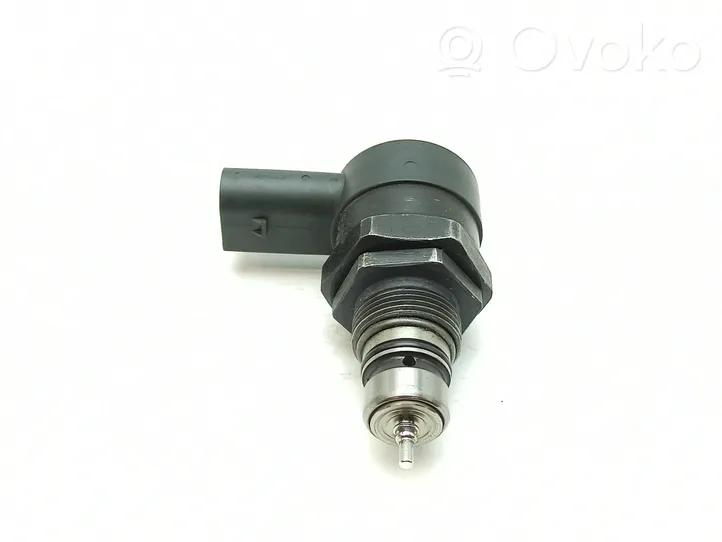 Mercedes-Benz E W211 Regolatore di pressione del carburante A6110780449