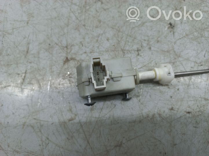 Volkswagen PASSAT CC Fuel tank cap lock motor 3C8810773