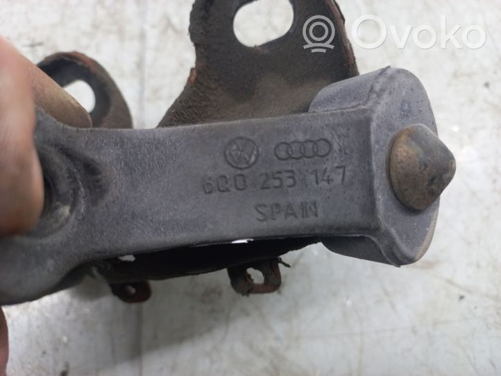 Volkswagen PASSAT CC Staffa/supporto di montaggio della marmitta 6Q0253147