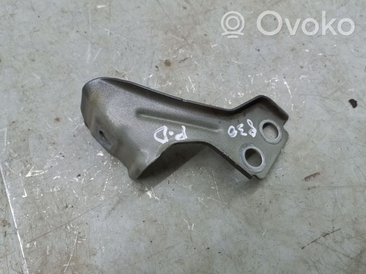 Volkswagen Jetta USA Supporto di montaggio del parafango 17A809472