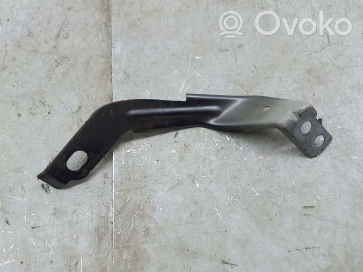 Volkswagen Jetta USA Supporto di montaggio del parafango 17A941057