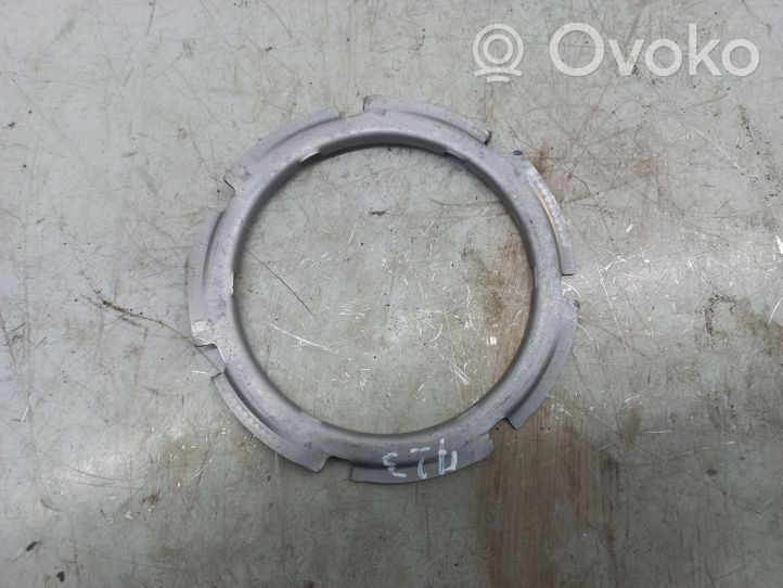 Volkswagen Touareg II Bague de verrouillage pour réservoir de carburant 1K0201375