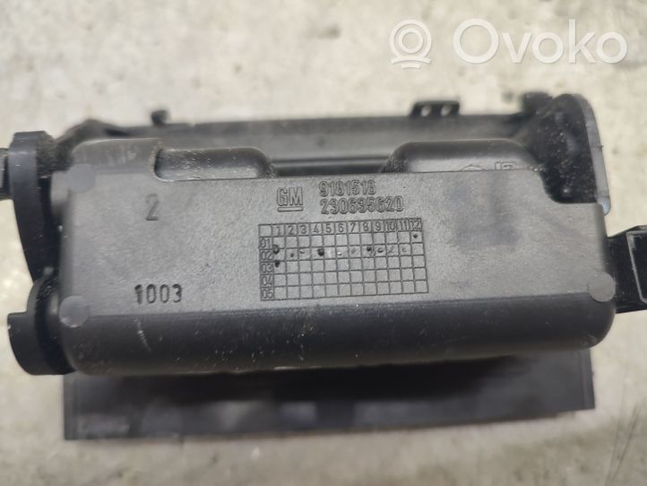 Opel Signum Popielniczka przednia tunelu środkowego 9181518