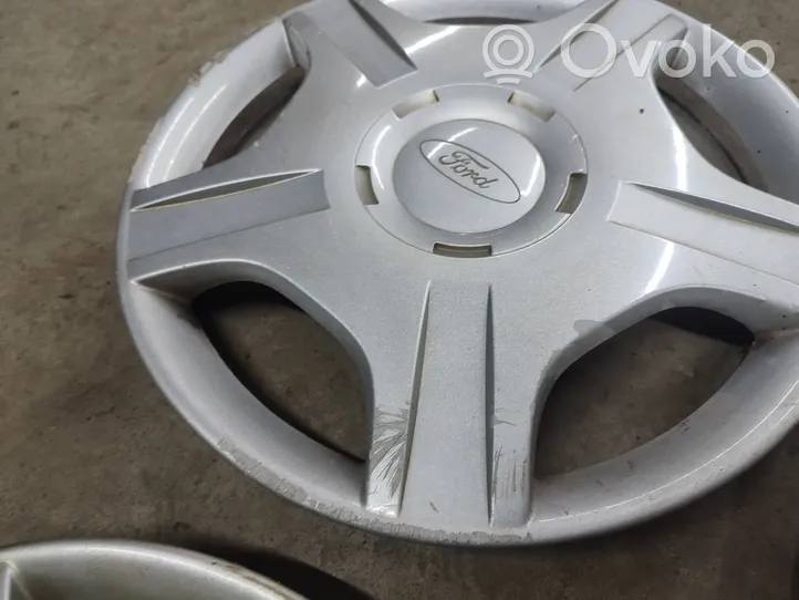 Ford Focus R17 wheel hub/cap/trim 
