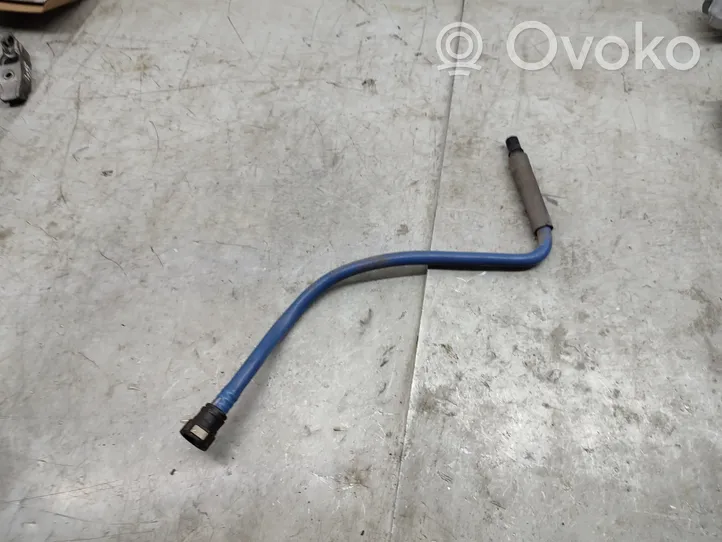 Porsche Panamera (970) Tuyau d'alimentation conduite de carburant 97020151101