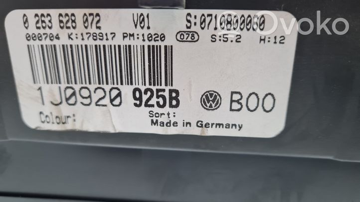 Volkswagen Golf IV Tachimetro (quadro strumenti) 1J0920925B