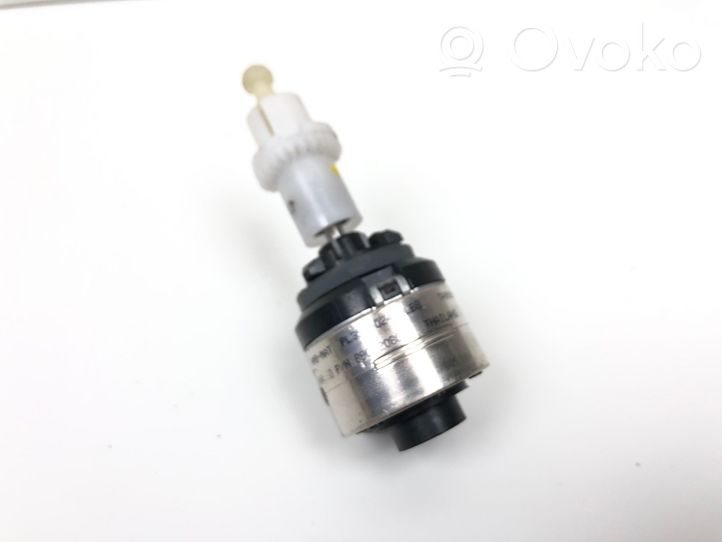 Audi A5 8T 8F Moteur de réglage du niveau des phares 89022080