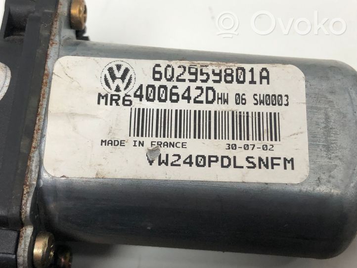 Volkswagen Polo IV 9N3 Motorino alzacristalli della portiera anteriore 6Q2959801A