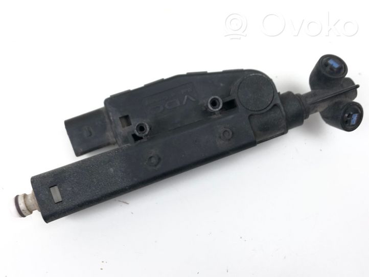 Audi A8 S8 D3 4E Ugello a spruzzo lavavetri per faro 4E0955965A