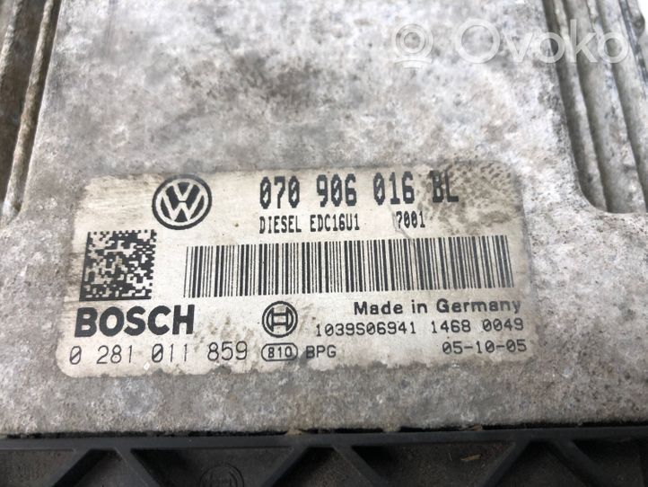 Volkswagen Touareg I Sterownik / Moduł ECU 070906016BL