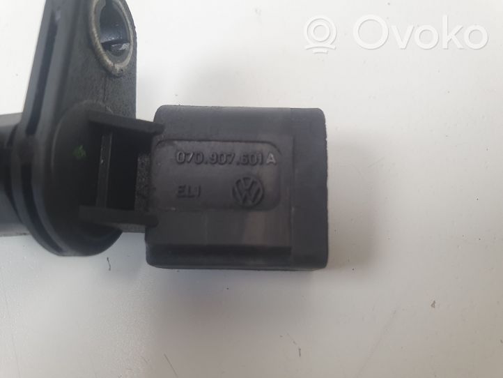 Volkswagen Transporter - Caravelle T5 Camshaft position sensor 070907601A