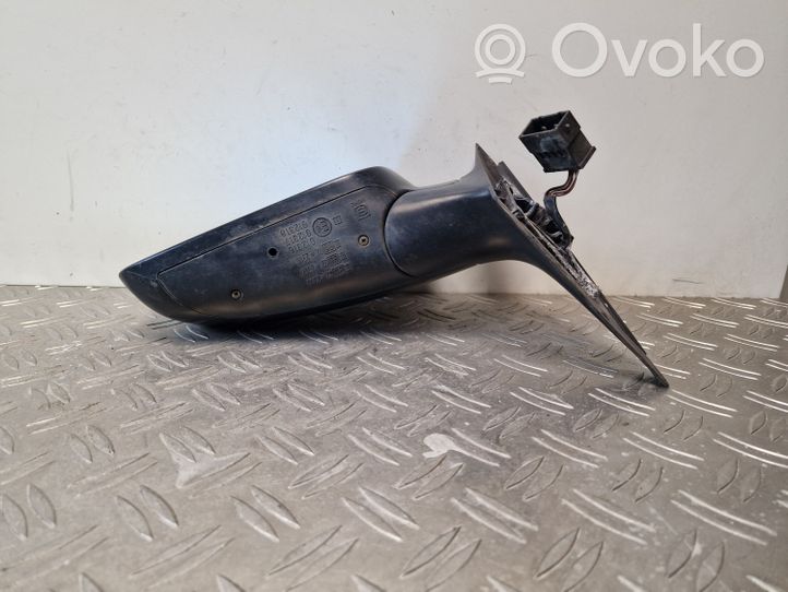 Audi A4 S4 B5 8D Etuoven sähköinen sivupeili 8D1858531