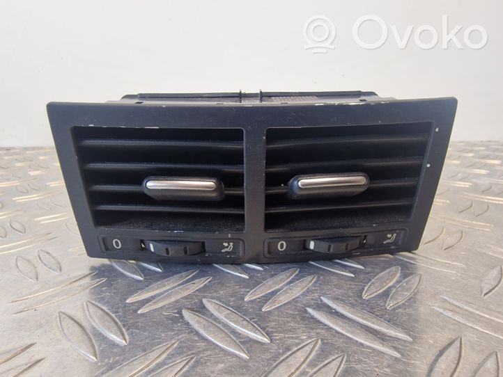 Volkswagen Touareg I Grille d'aération centrale 7L6819203C