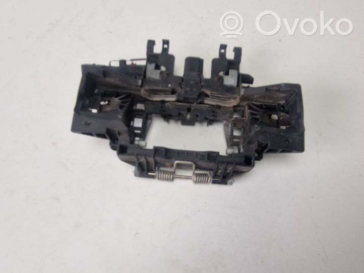 Audi A8 S8 D3 4E Support poignée extérieur de porte avant 4E0949137