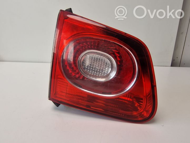 Volkswagen Tiguan Lampy tylnej klapy bagażnika 5N0945093C