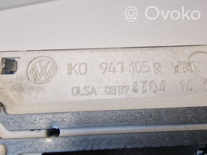 Volkswagen PASSAT B6 Priekinių vietų apšvietimo žibintas 1K0947105R