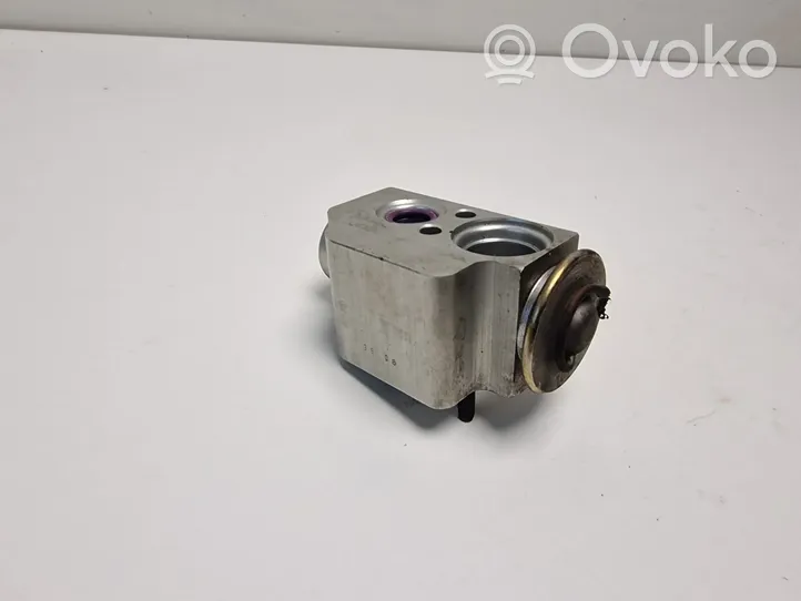 Audi Q7 4L Air conditioning (A/C) expansion valve 7L0820679C