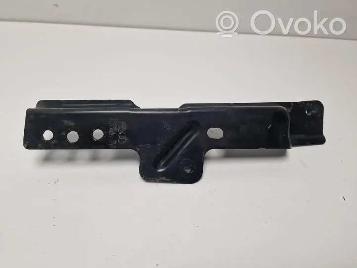 Audi Q7 4L Supporto di montaggio del parafango 4L0805697