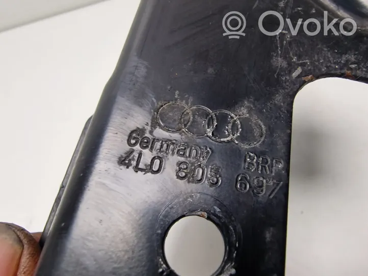 Audi Q7 4L Supporto di montaggio del parafango 4L0805697